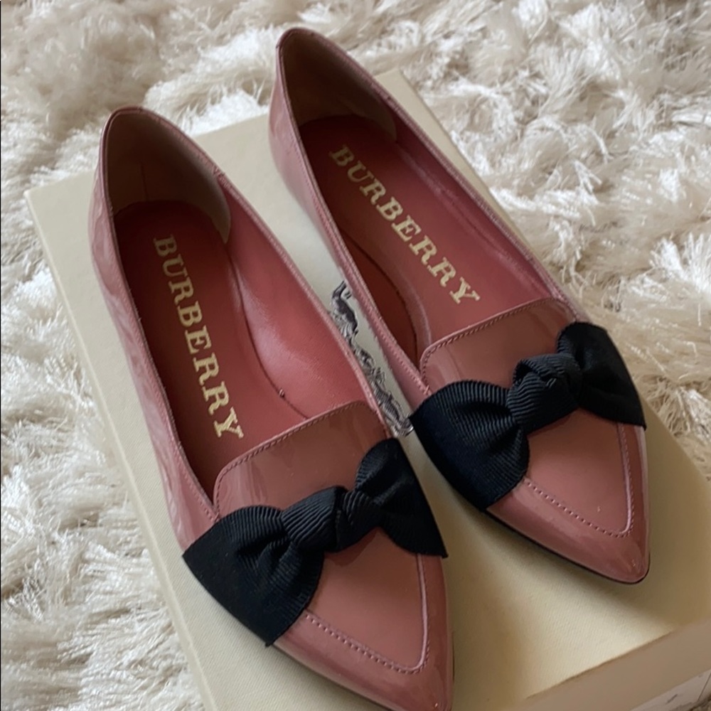 New Burberry flats